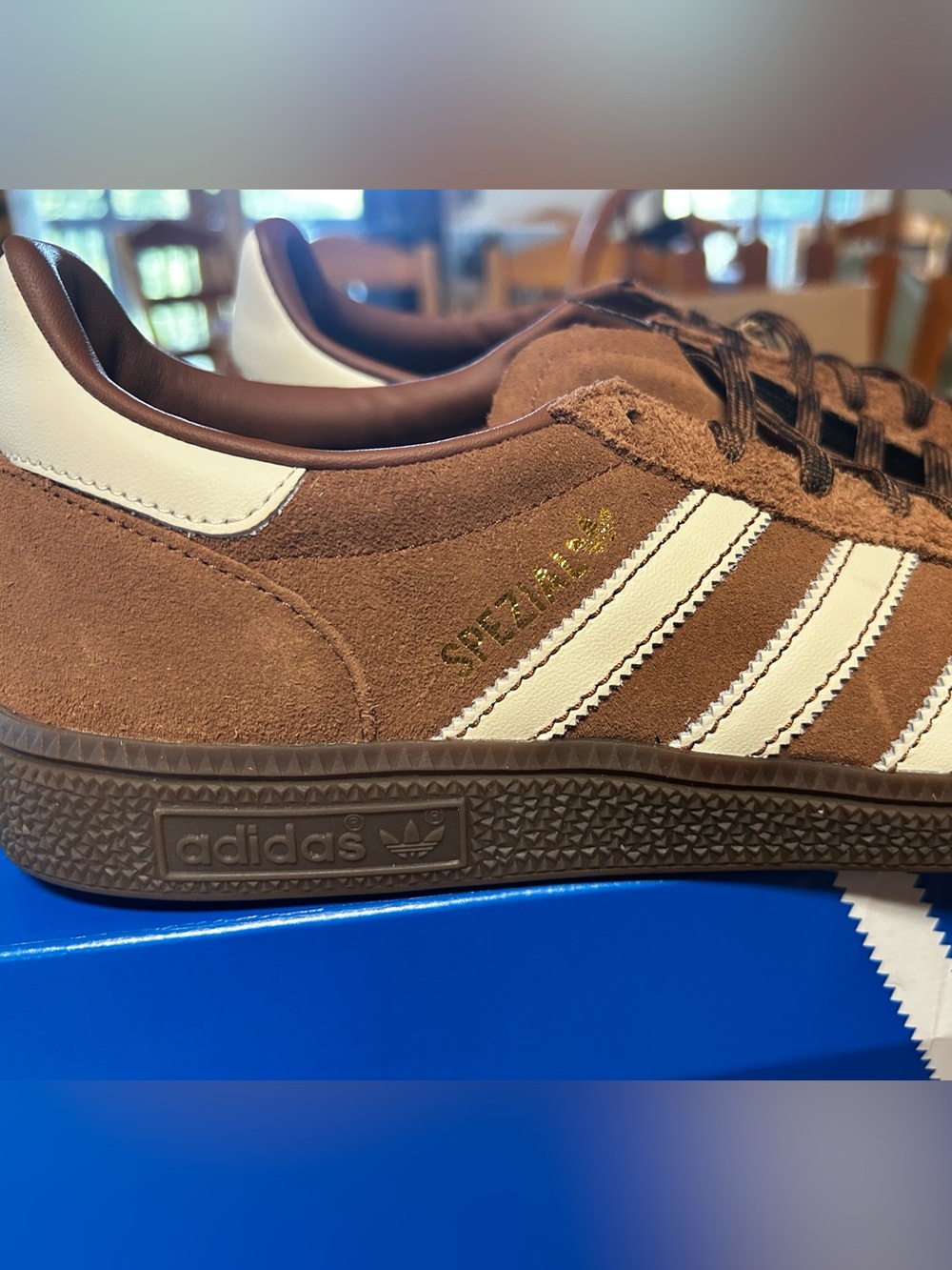 NIB adidas Handball Spezial Brown Suede Sneakers White Stripes Men 9 Pickleball - Picture 5 of 9